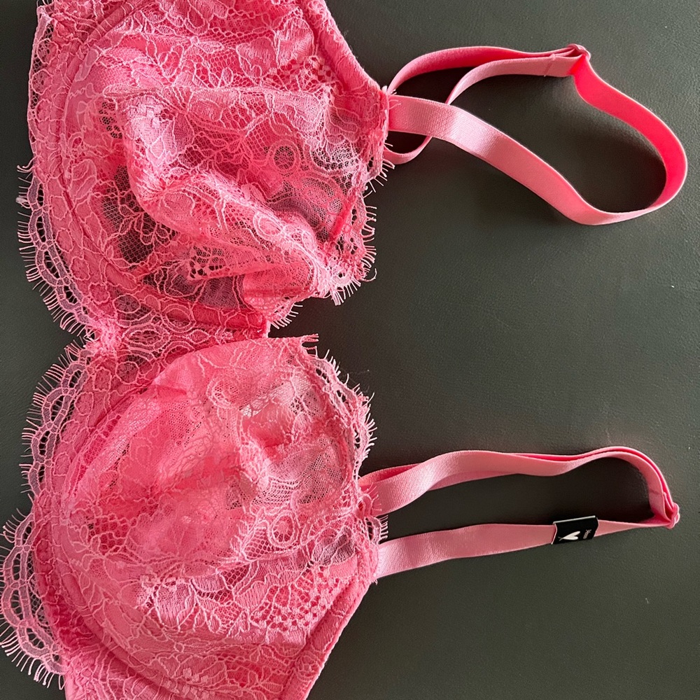 NWT-Victoria’s Secret very sexy push-up 34DDD
